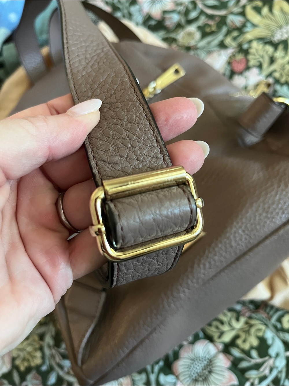 Rebecca Minkoff pebble leather backpack with gold hardware - Picture 4 of 9